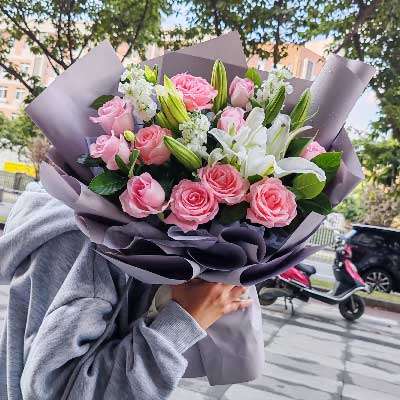 滁州11朵戴安娜粉玫瑰百合，与你一起追逐梦想